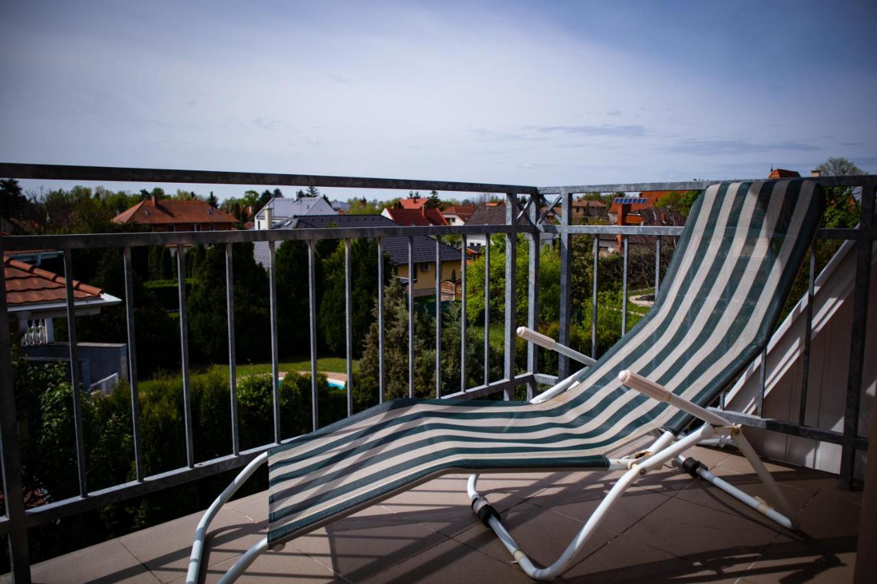 Nefelejcs Apartmanház Gyenesdiás Esterno foto