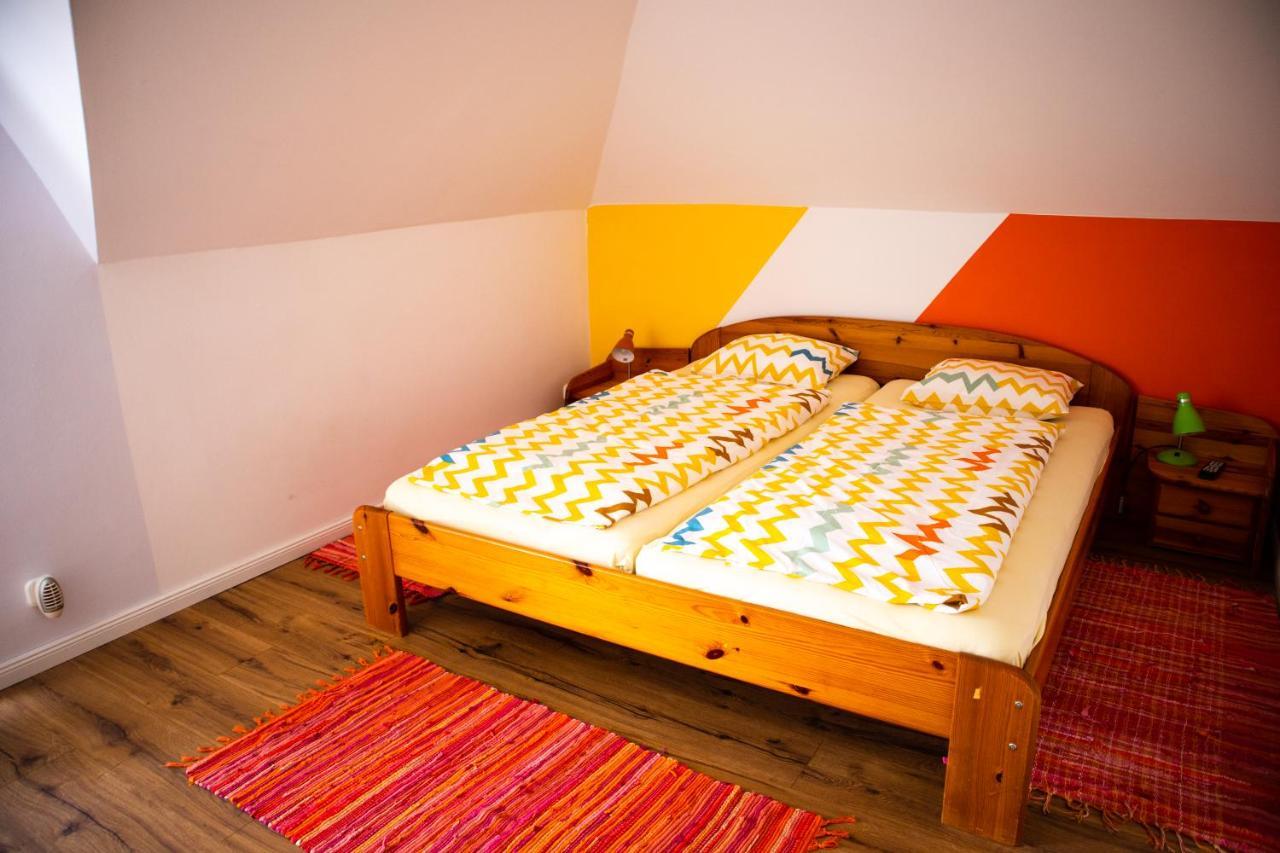 Nefelejcs Apartmanház Gyenesdiás Esterno foto