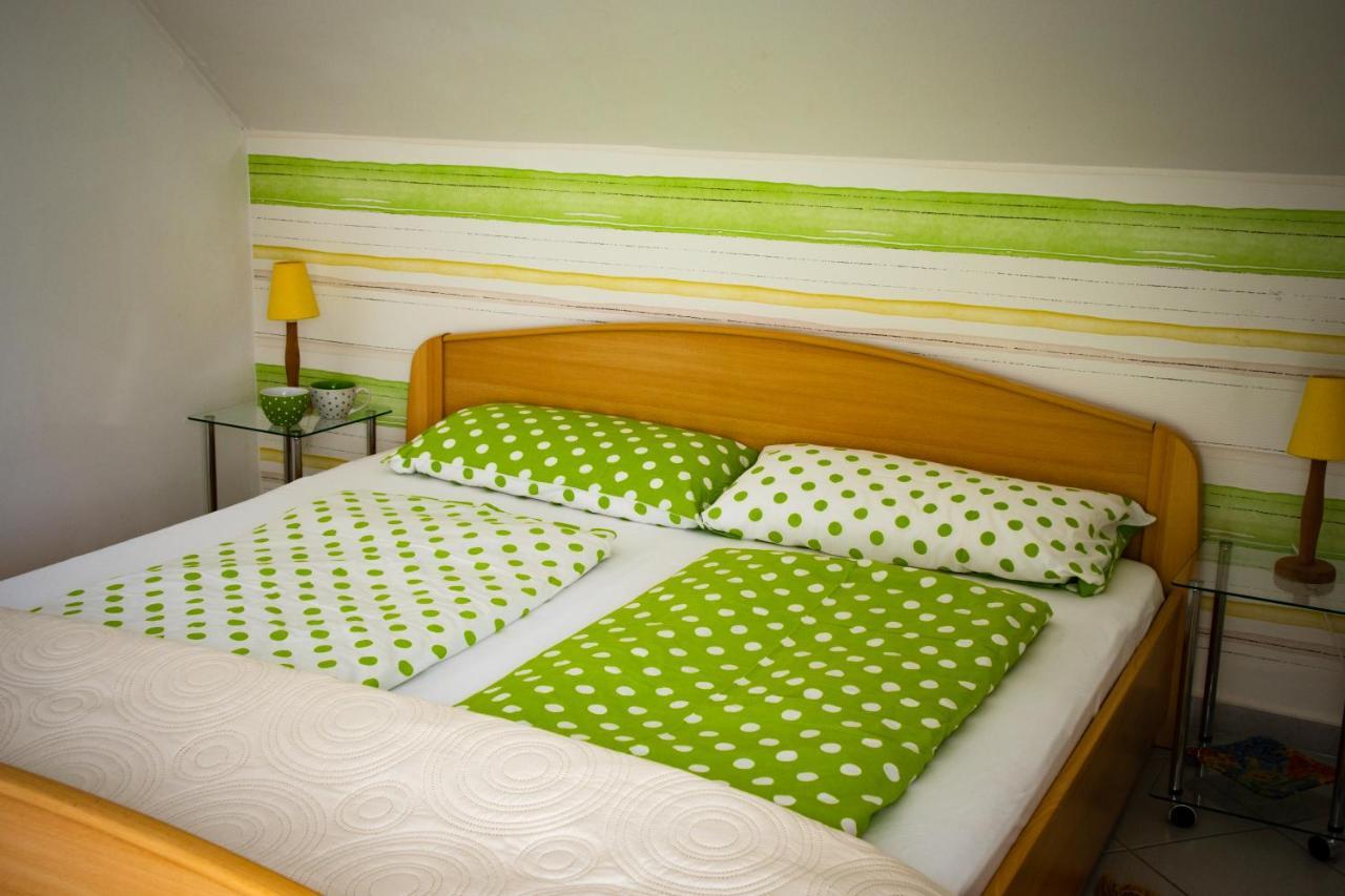 Nefelejcs Apartmanház Gyenesdiás Esterno foto
