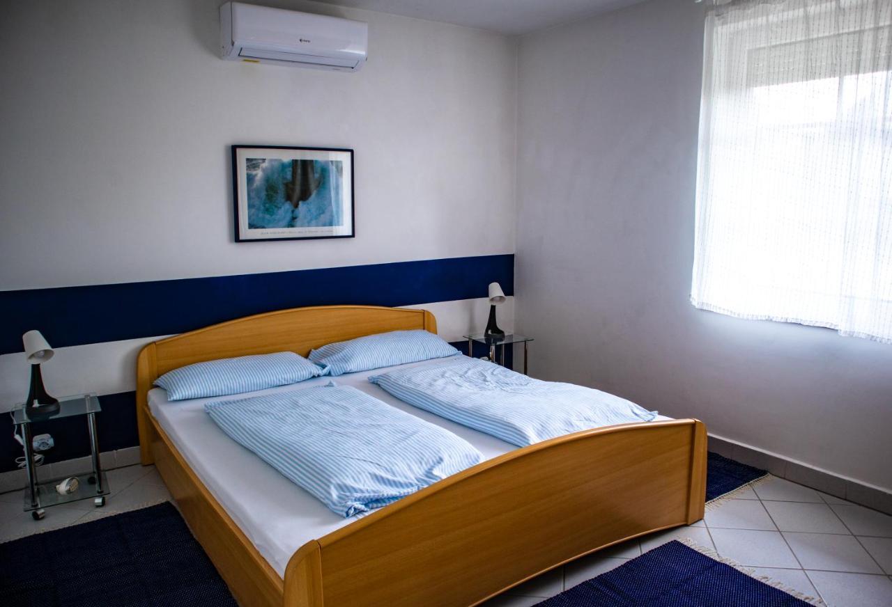 Nefelejcs Apartmanház Gyenesdiás Esterno foto