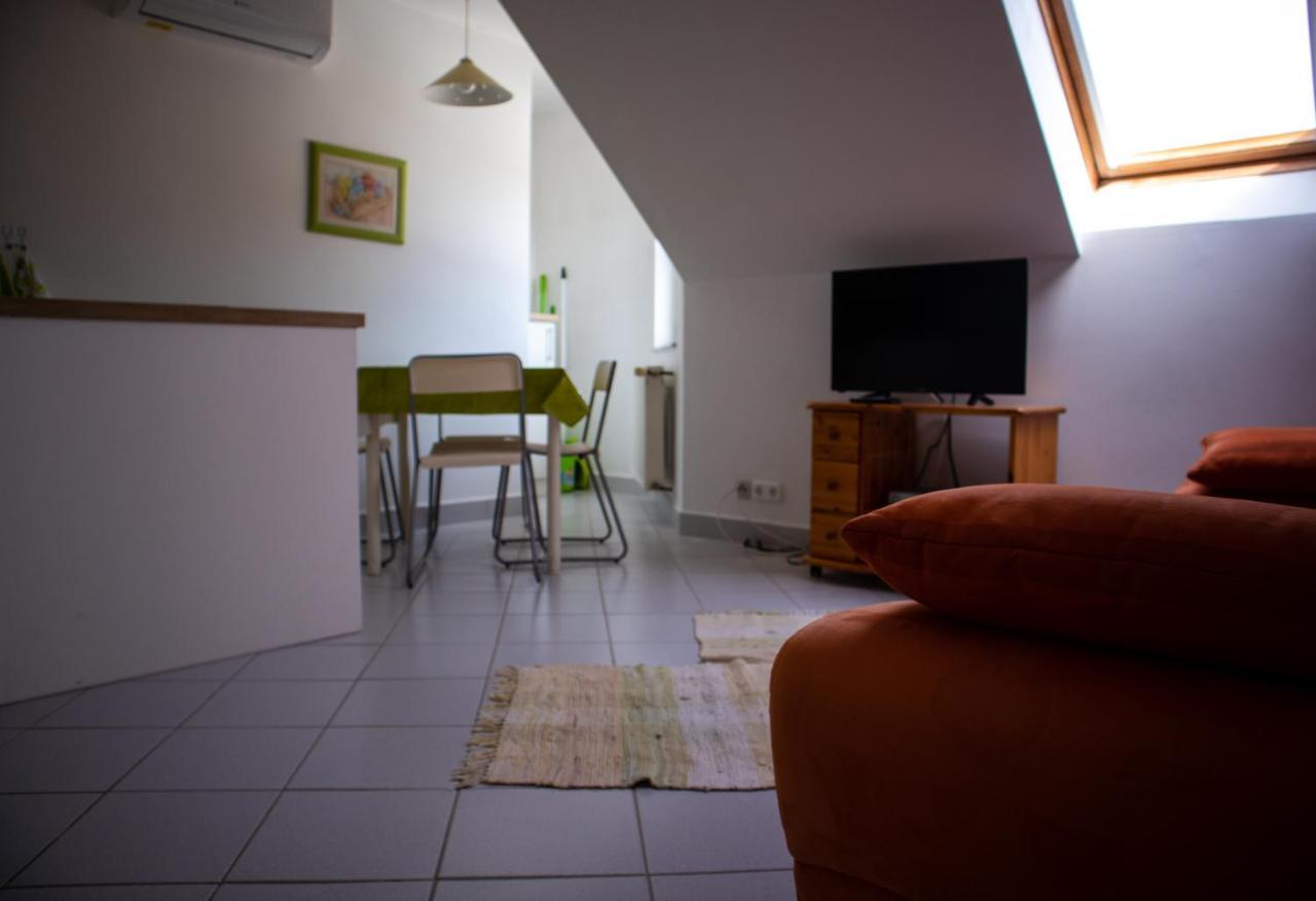 Nefelejcs Apartmanház Gyenesdiás Esterno foto