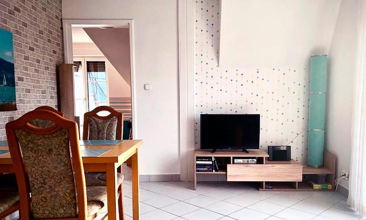 Nefelejcs Apartmanház Gyenesdiás Esterno foto