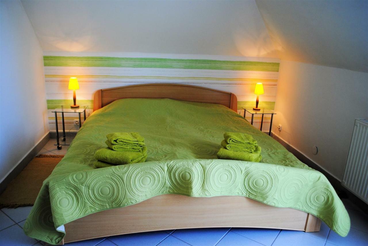 Nefelejcs Apartmanház Gyenesdiás Camera foto
